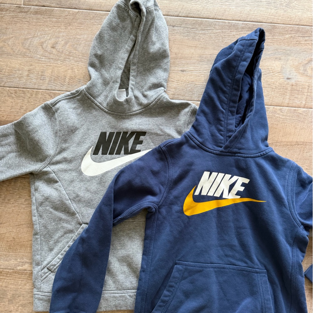 Nike Kids Hoodies in Grey and Navy with Contrasting Logos